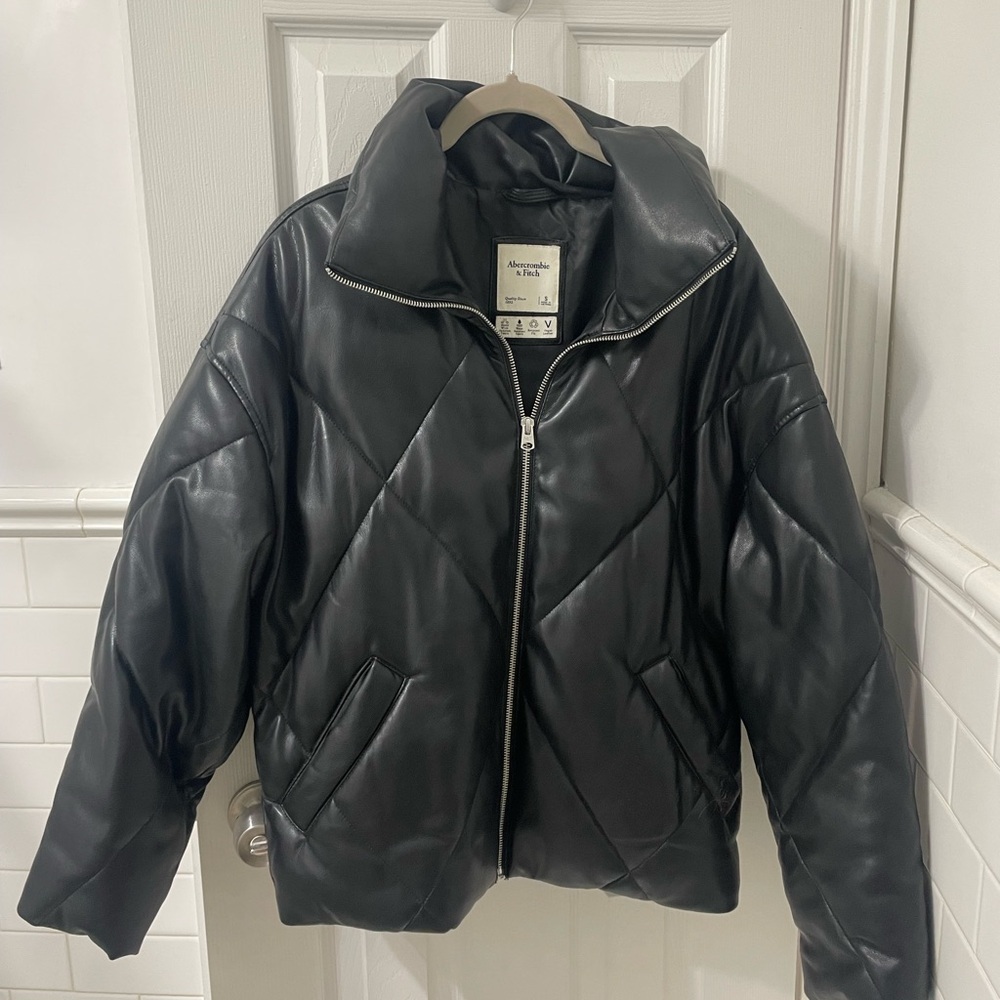 Abercrombie - Black Quilted Leather Puffer Jacket